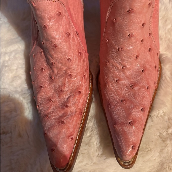 Rebelde Shoes - Pink Ostrich Leather Western Cowboy Boots